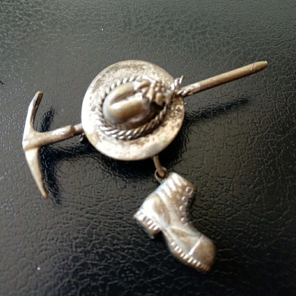 VINTAGE CLIMBERS PIN LAST MARKDOWN
